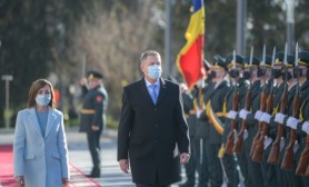 FOTO/VIDEO: Cum a fost primit Klaus Iohannis în Republica Moldova. Primele imagini de la întâlnirea cu Maia Sandu